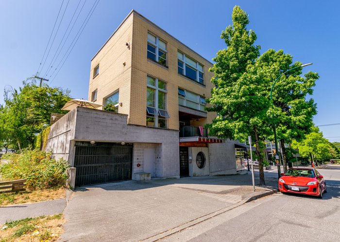 Lofts In Kits - 2088 11th Ave