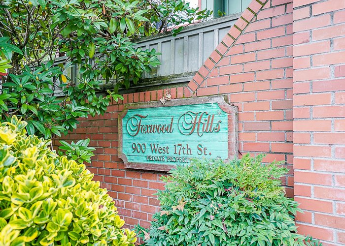 Foxwood Hills - 900 17th Street