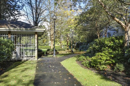 Queen's Court 3455 Ascot Place, Vancouver