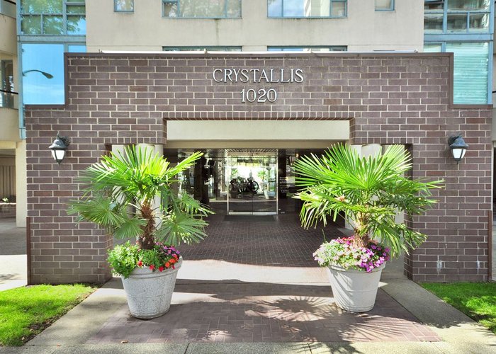 Crystallis - 1020 Harwood Street